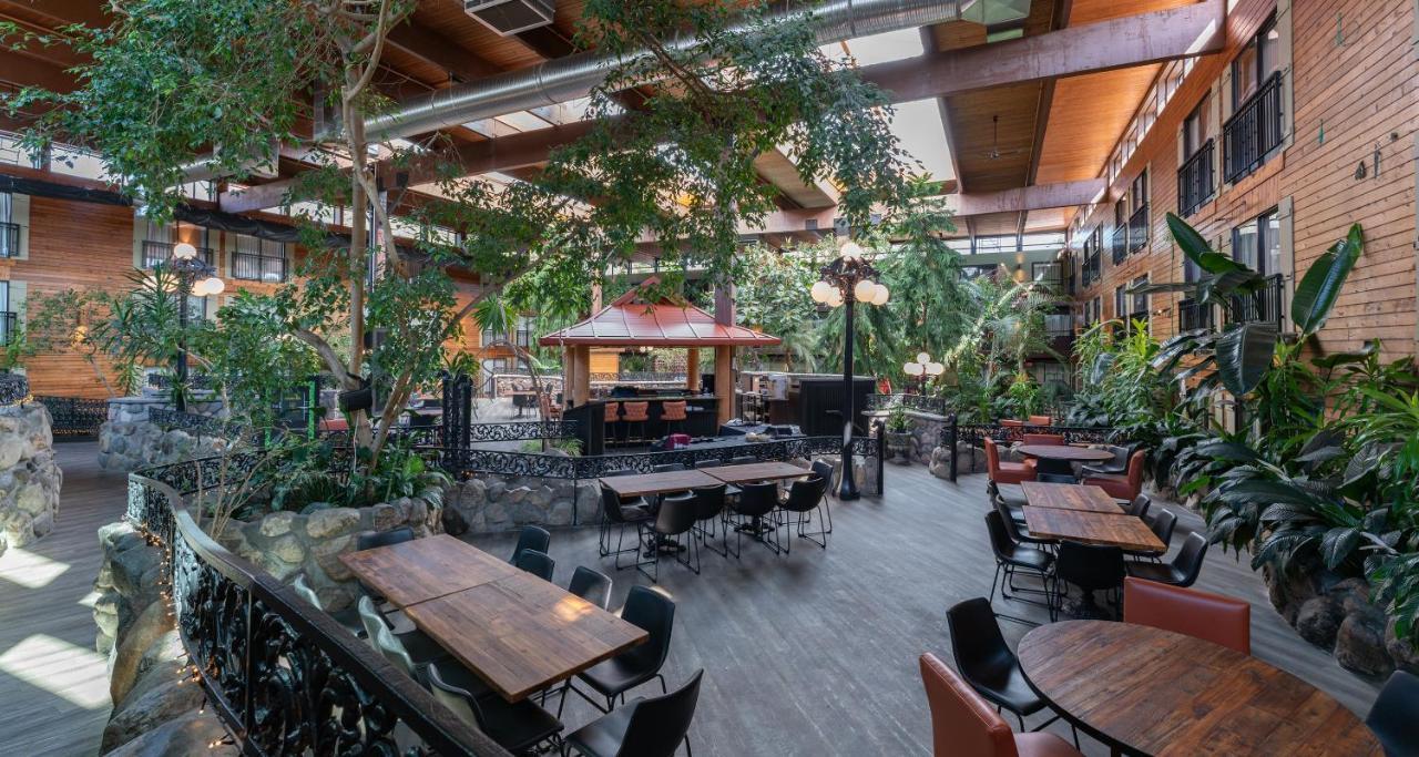 Prestige Vernon Lodge Экстерьер фото