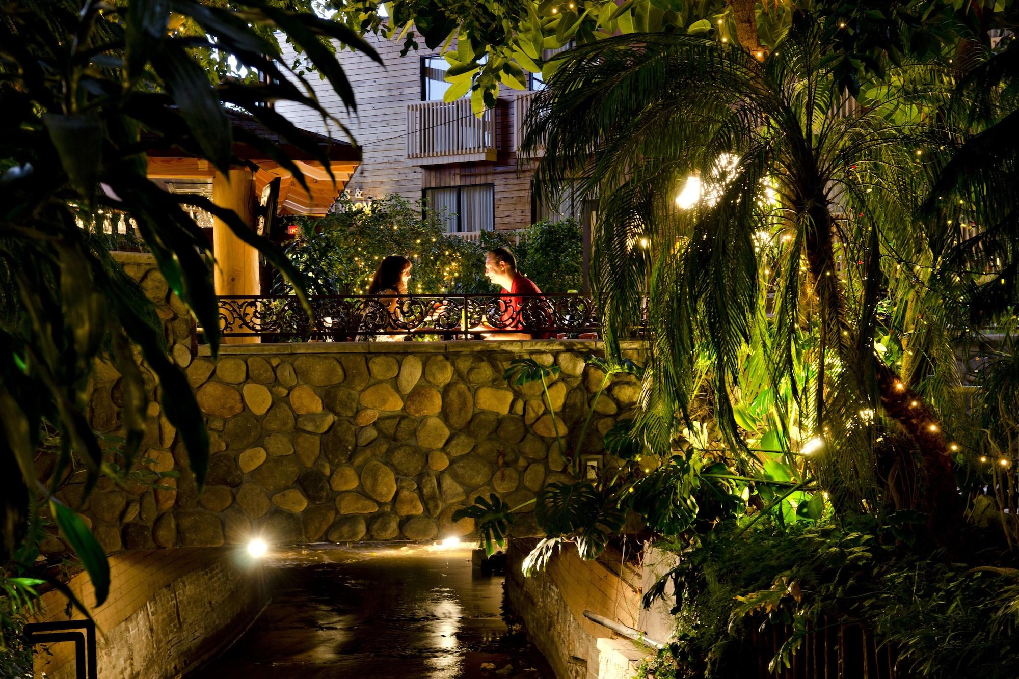 Prestige Vernon Lodge Экстерьер фото